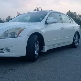 Nissan Altima 2010