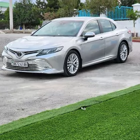 Toyota Camry 2018