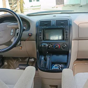 Kia Sedona 2004