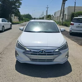 Hyundai Elantra 2019