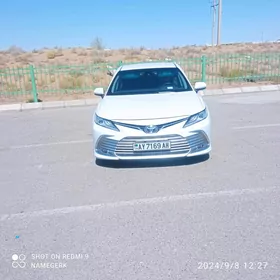 Toyota Camry 2019