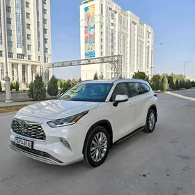 Toyota Highlander 2021