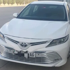 Toyota Camry 2019