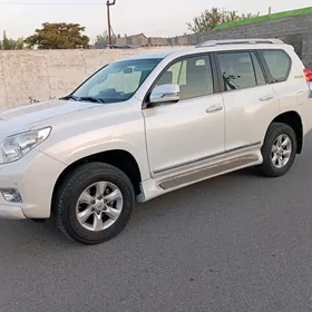 Toyota Land Cruiser Prado 2013