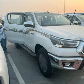 Toyota Hilux 2024