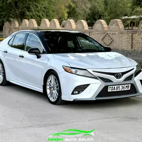 Toyota Camry 2018