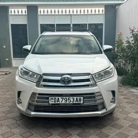 Toyota Highlander 2019