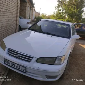 Toyota Camry 2000