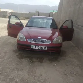 Daewoo Nubira 2000