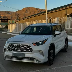 Toyota Highlander 2022