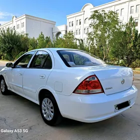 Nissan Sunny 2010