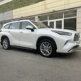 Toyota Highlander 2022