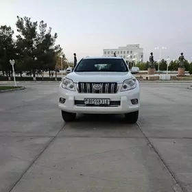 Toyota Land Cruiser Prado 2011