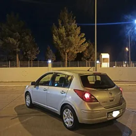 Nissan Versa 2010