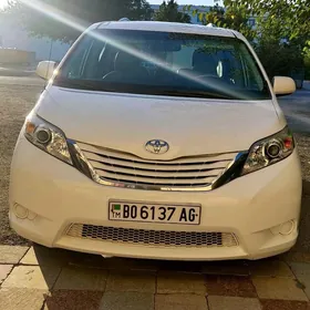 Toyota Sienna 2013