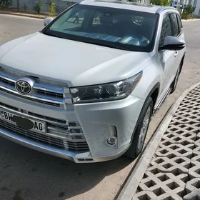 Toyota Highlander 2019