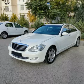 Mercedes-Benz S-Class 2007