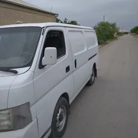 Nissan Urvan 2002