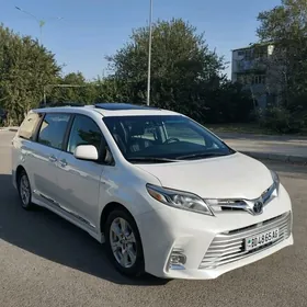 Toyota Sienna 2018