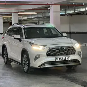 Toyota Highlander 2021