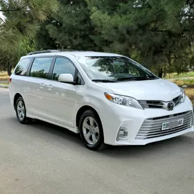 Toyota Sienna 2020