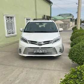 Toyota Sienna 2020