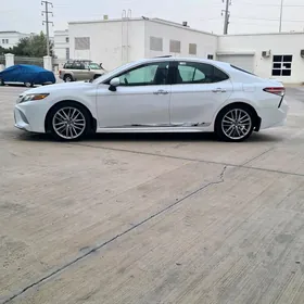 Toyota Camry 2019