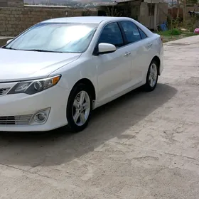 Toyota Camry 2014