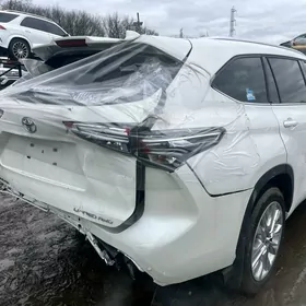 Toyota Highlander 2021