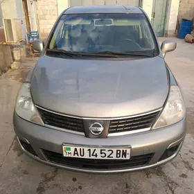 Nissan Versa 2011