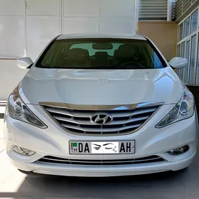 Hyundai Sonata 2010