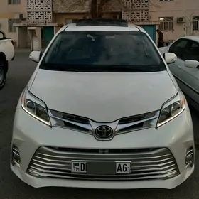 Toyota Sienna 2017