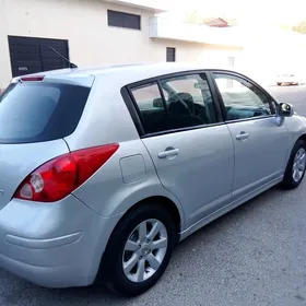 Nissan Versa 2011