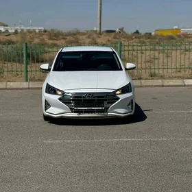 Hyundai Elantra 2020