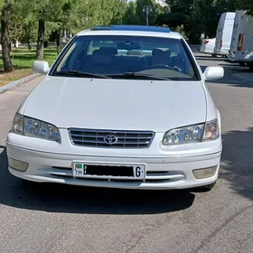 Toyota Camry 2000