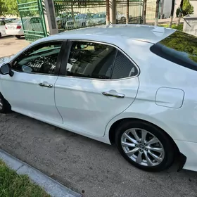 Toyota Camry 2018