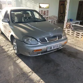 Daewoo Leganza 1998