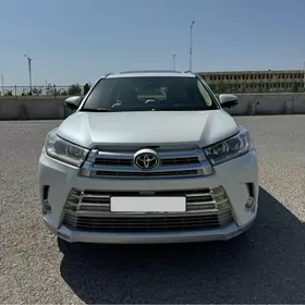 Toyota Highlander 2019