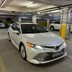 Toyota Camry 2018