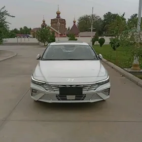 Hyundai Elantra 2024