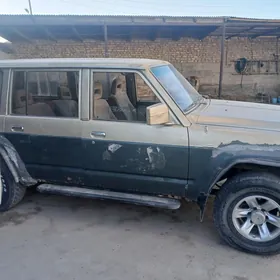 Nissan Patrol 1990