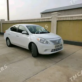 Nissan Versa 2011