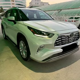 Toyota Highlander 2022