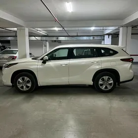 Toyota Highlander 2021