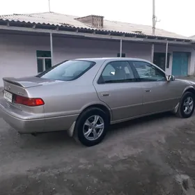 Toyota Camry 2001