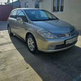 Nissan Versa 2008