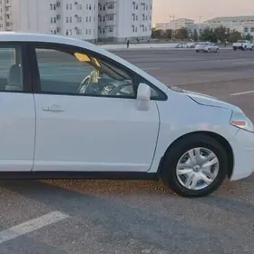 Nissan Versa 2010