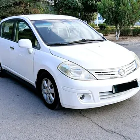 Nissan Versa 2012