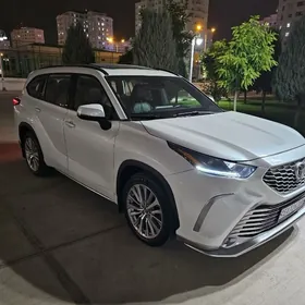 Toyota Highlander 2021