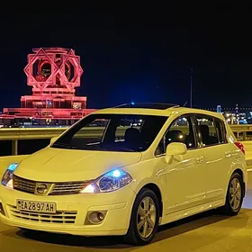 Nissan Versa 2011